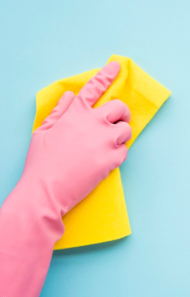 flat-lay-cleaning-composition-with-copyspace